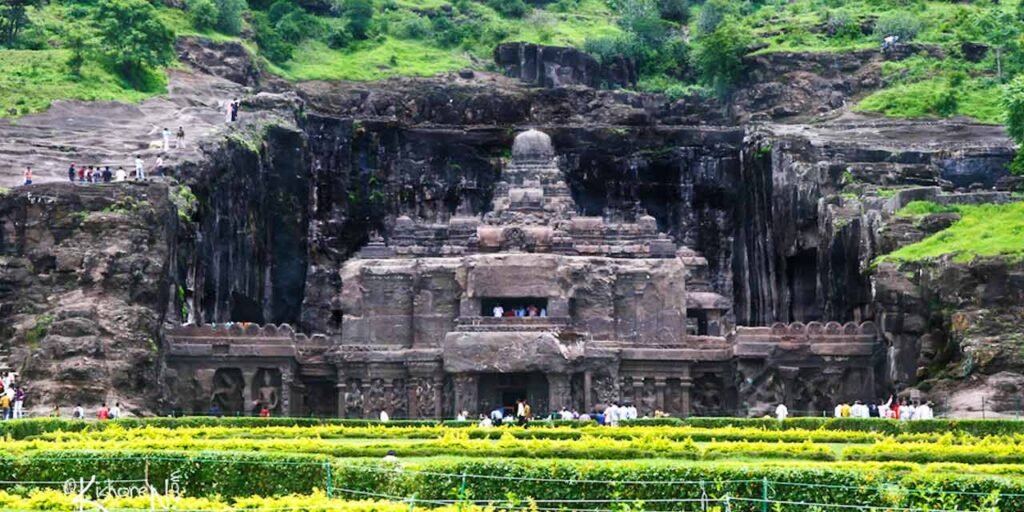 entering-ajanta-ellora-caves